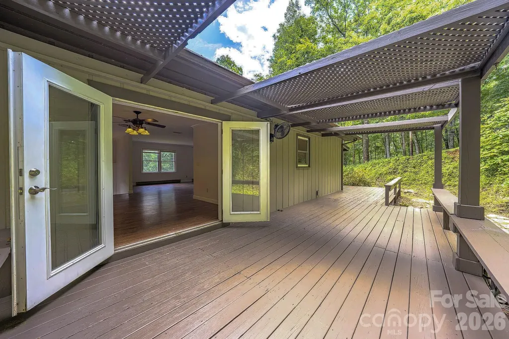 35 Coweeta Ridge Road Otto NC 28763