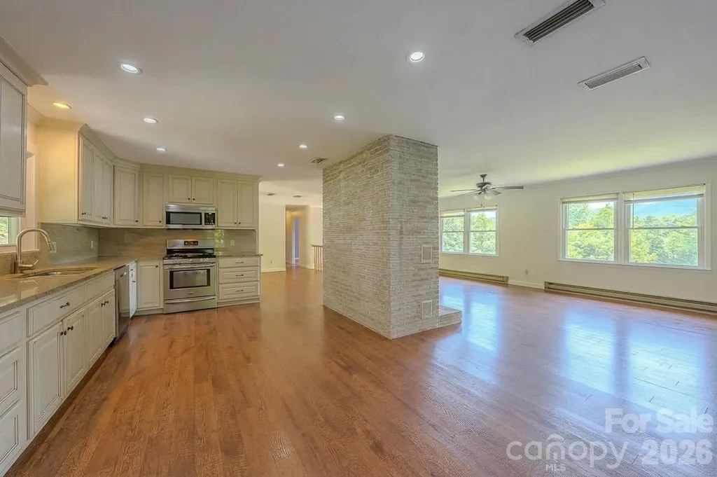 35 Coweeta Ridge Road Otto NC 28763