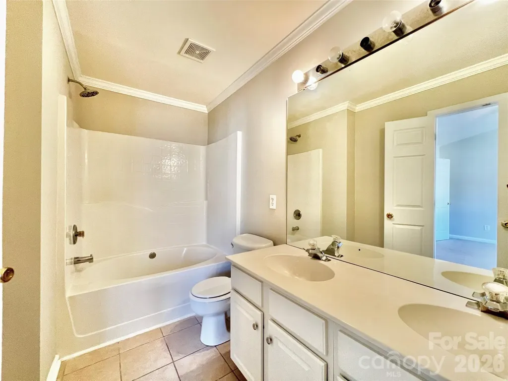 2762 Thornbush Court Charlotte NC 28270