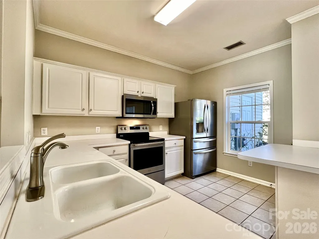 2762 Thornbush Court Charlotte NC 28270