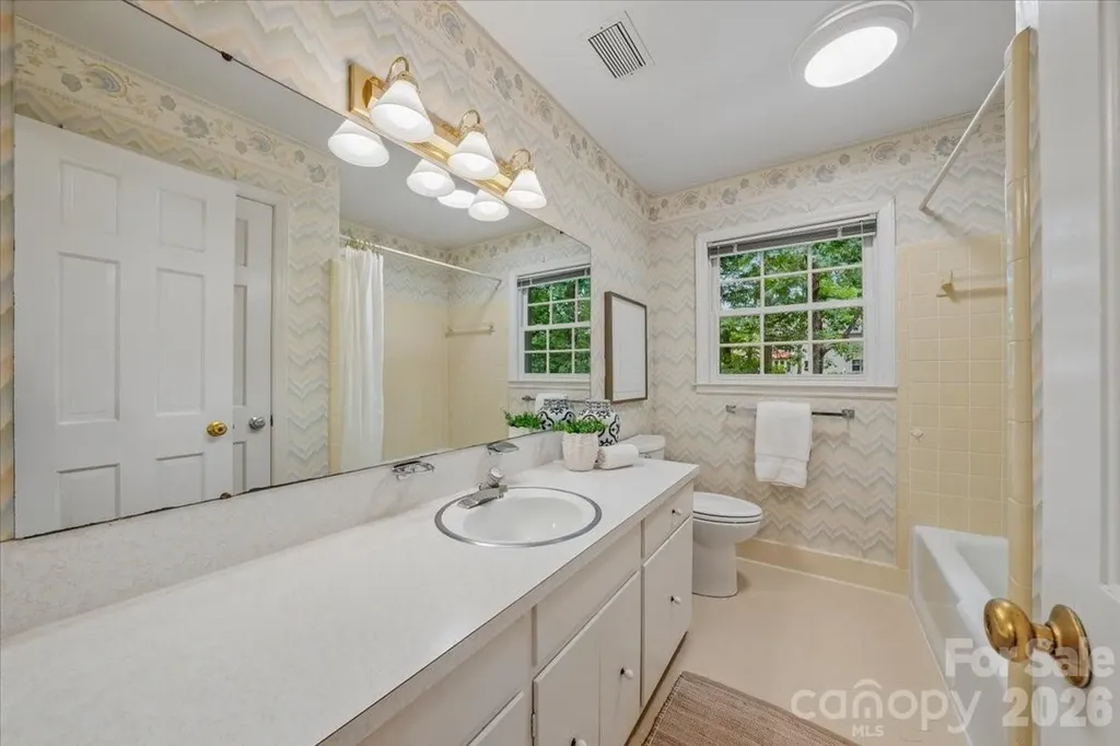 1024 Court Drive Charlotte NC 28211