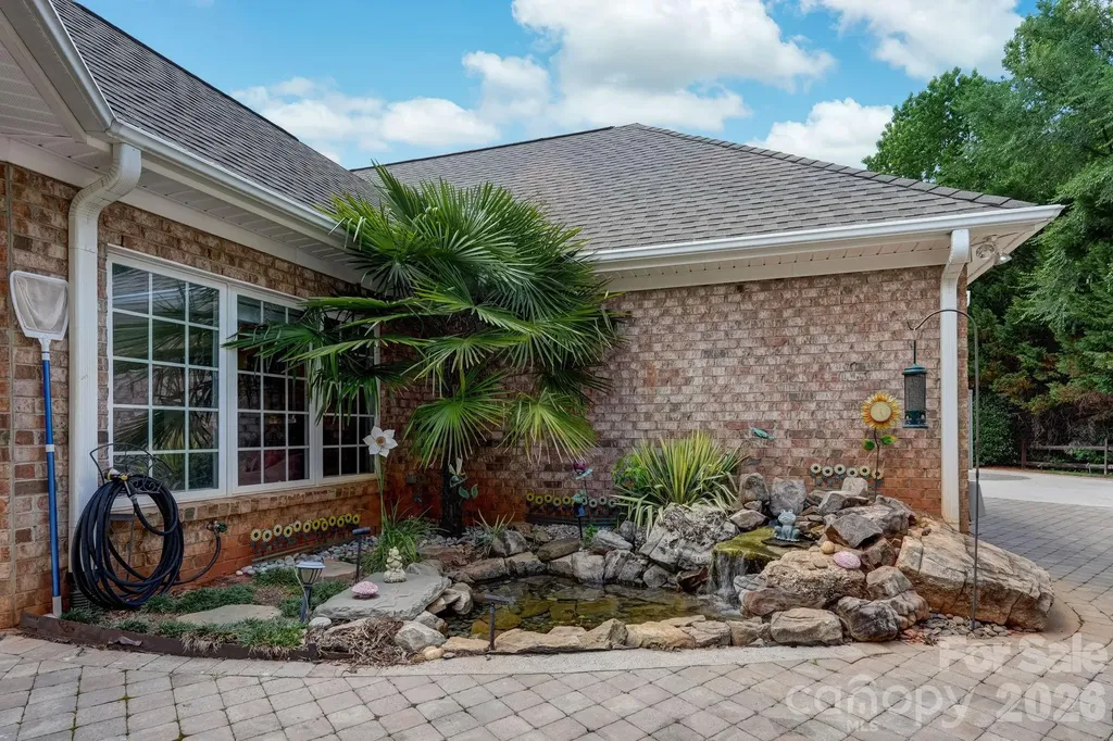 8106 Breezy Hill Drive Browns Summit NC 27214