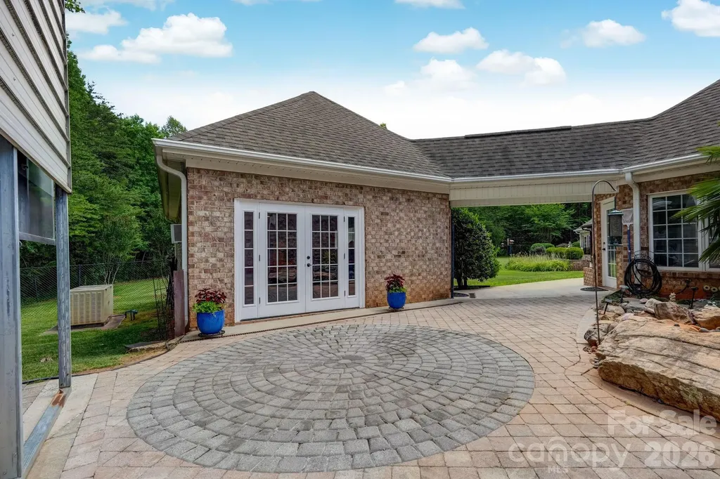 8106 Breezy Hill Drive Browns Summit NC 27214