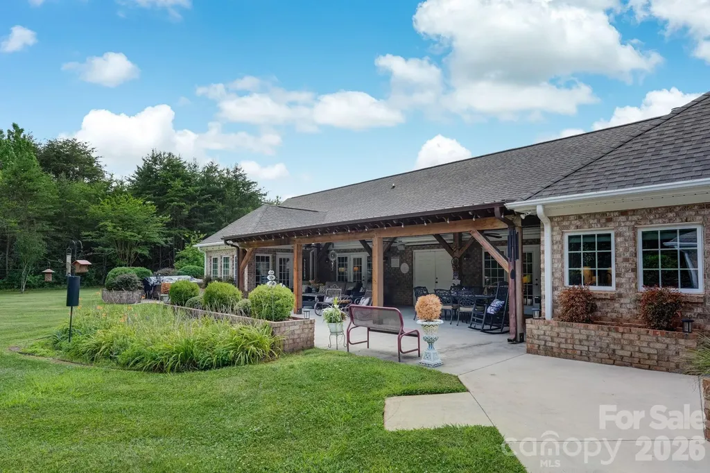 8106 Breezy Hill Drive Browns Summit NC 27214
