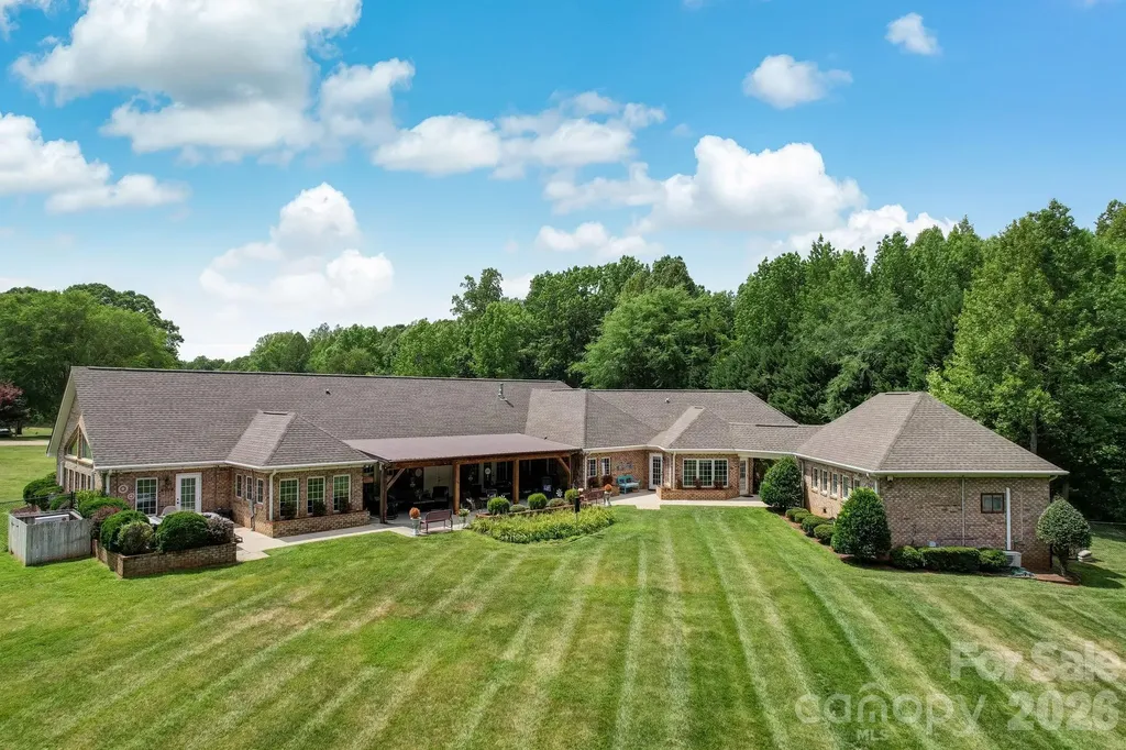 8106 Breezy Hill Drive Browns Summit NC 27214