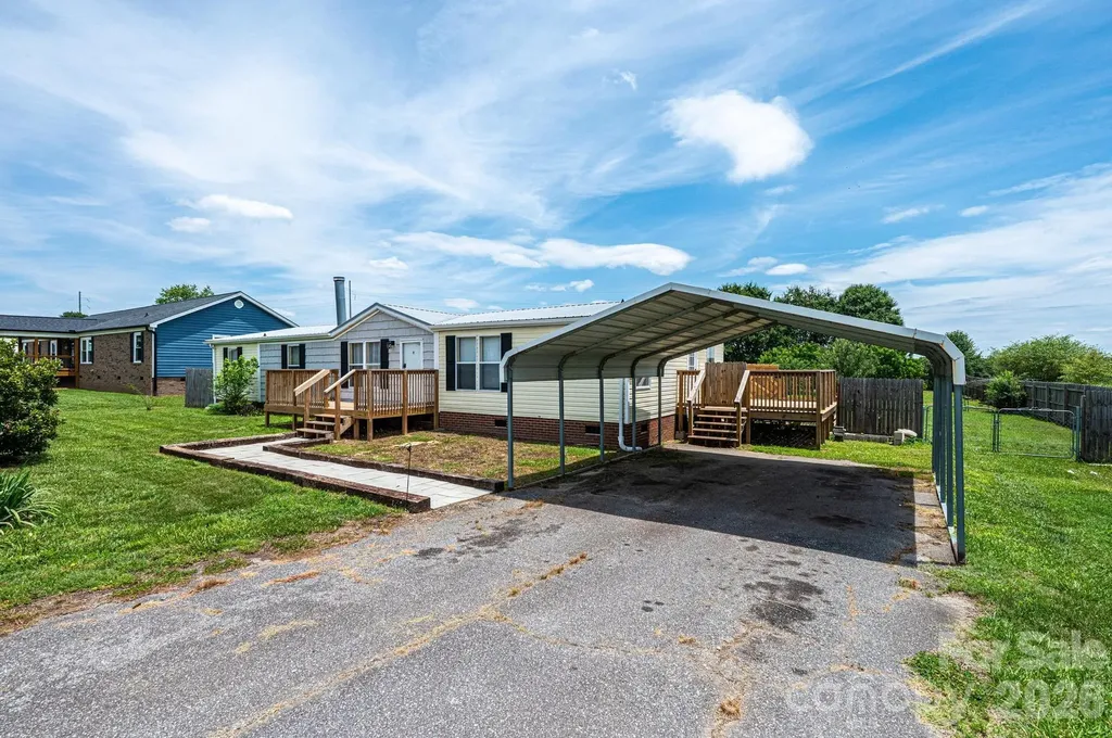 2385 Arrowwood Drive Hickory NC 28601