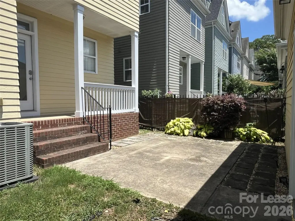 527 Dubois Court Charlotte NC 28208