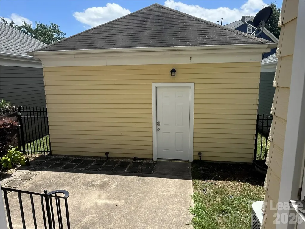 527 Dubois Court Charlotte NC 28208