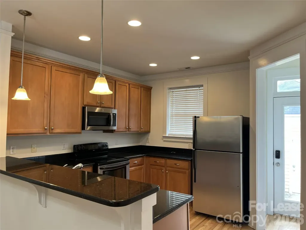 527 Dubois Court Charlotte NC 28208