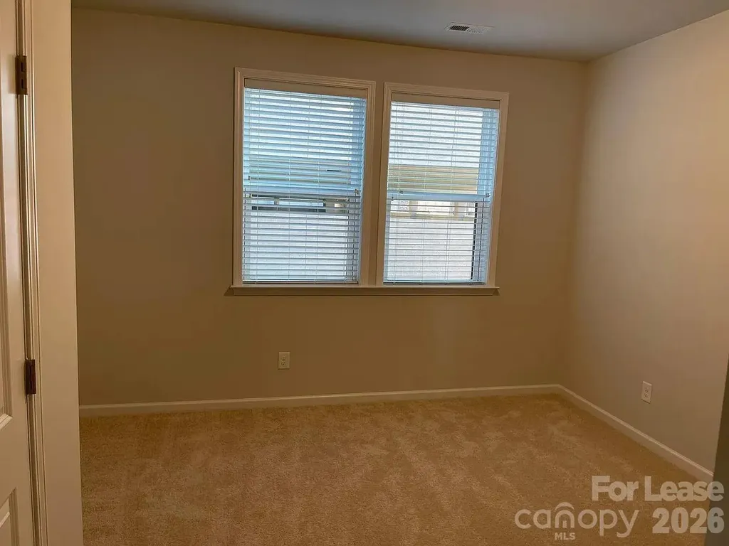6335 Southgrove Street Charlotte NC 28277