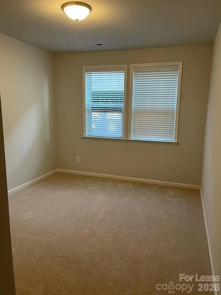 6335 Southgrove Street Charlotte NC 28277