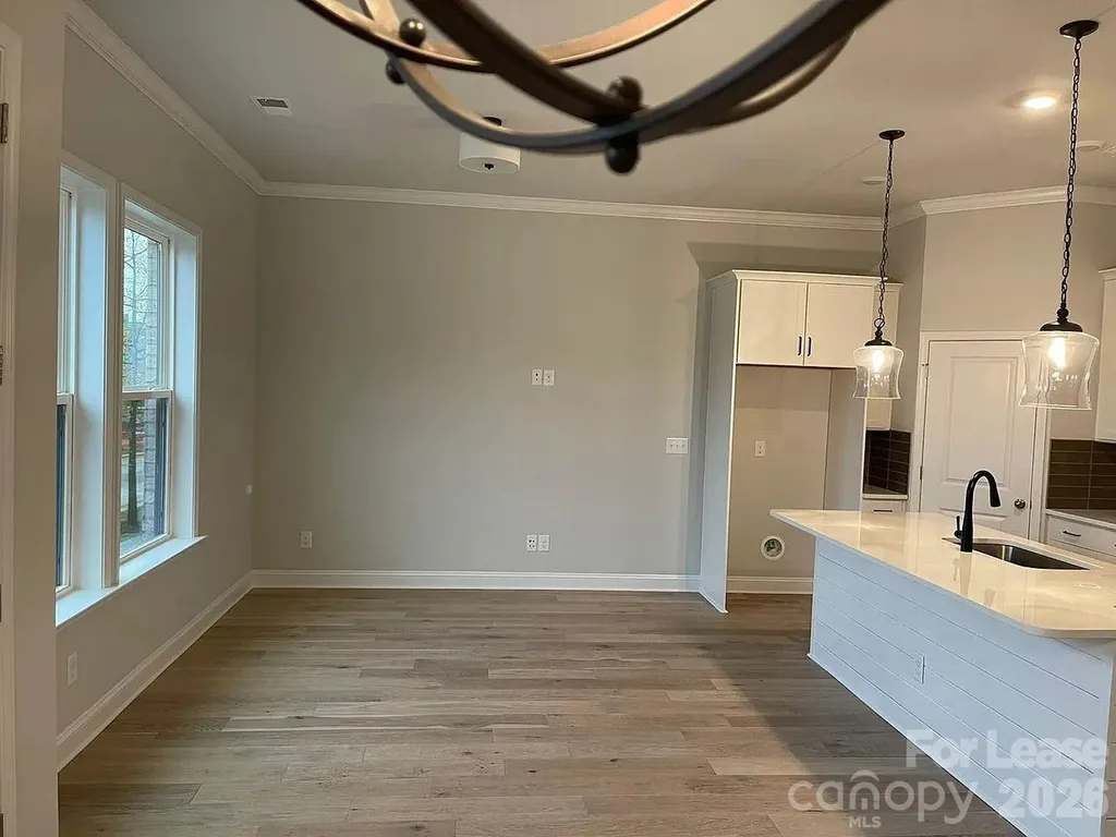 6335 Southgrove Street Charlotte NC 28277