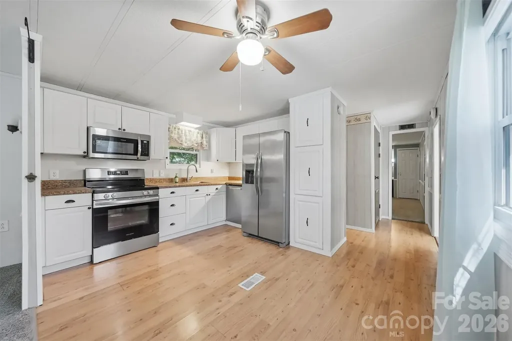 5404 B J Drive Conover NC 28613
