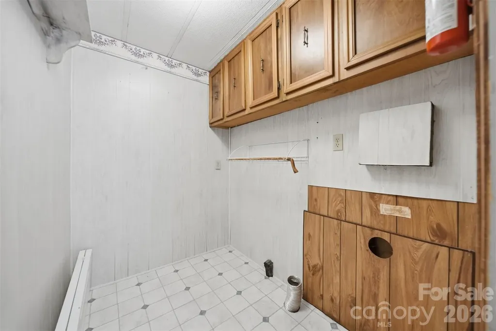 5404 B J Drive Conover NC 28613