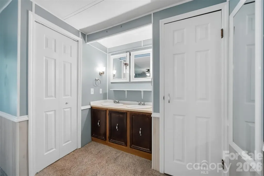 5404 B J Drive Conover NC 28613