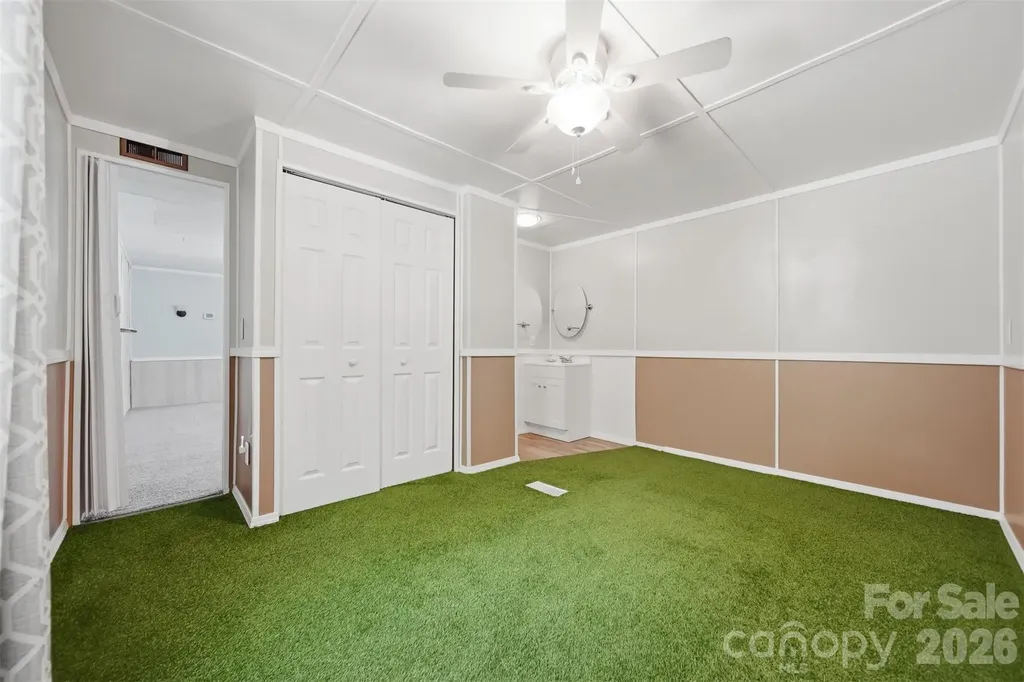 5404 B J Drive Conover NC 28613