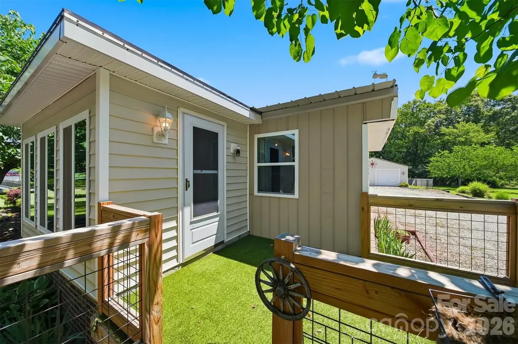 5404 B J Drive Conover NC 28613