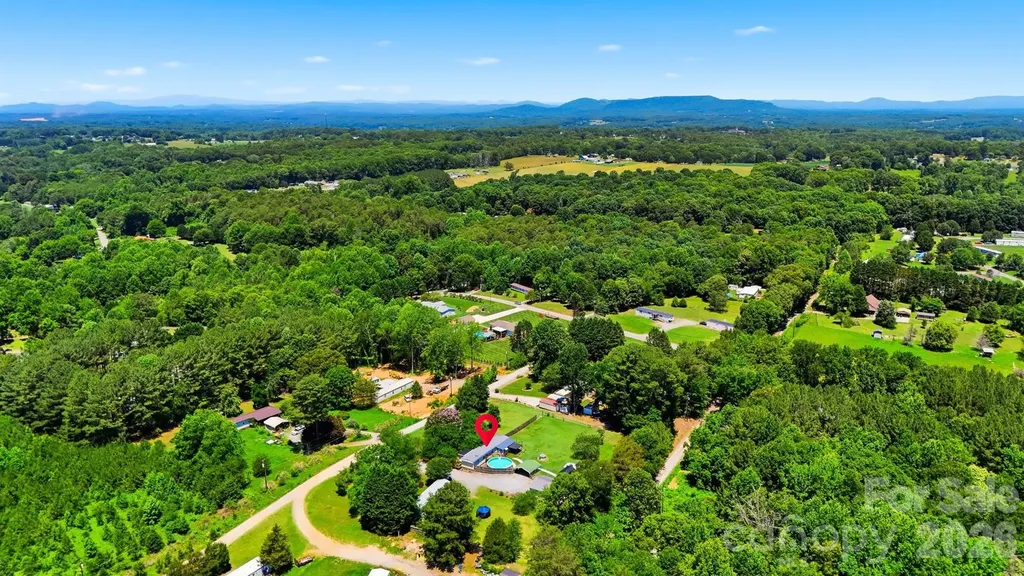 5404 B J Drive Conover NC 28613