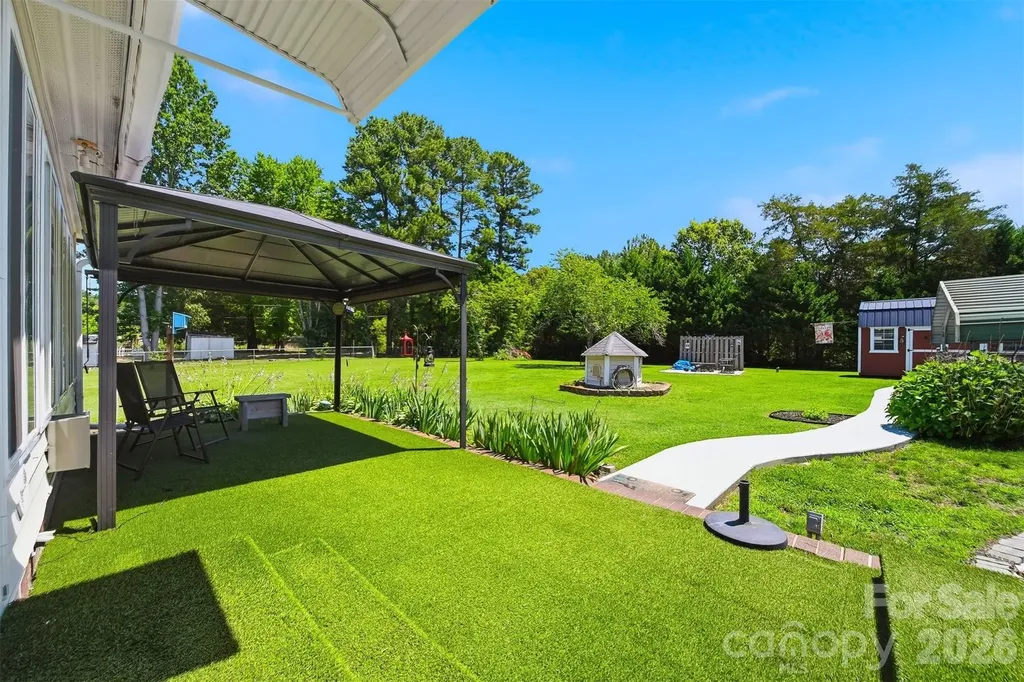 5404 B J Drive Conover NC 28613