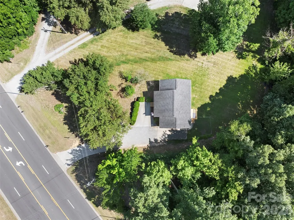 362 N Nc Highway 109 Highway Thomasville NC 27360