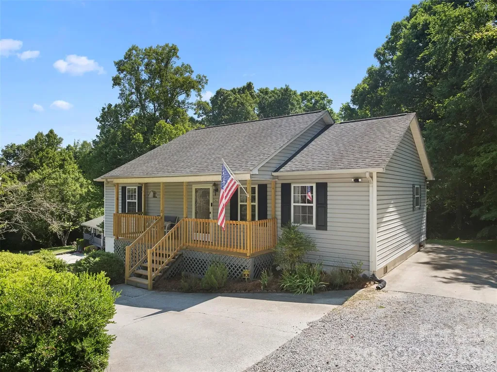 362 N Nc Highway 109 Highway Thomasville NC 27360