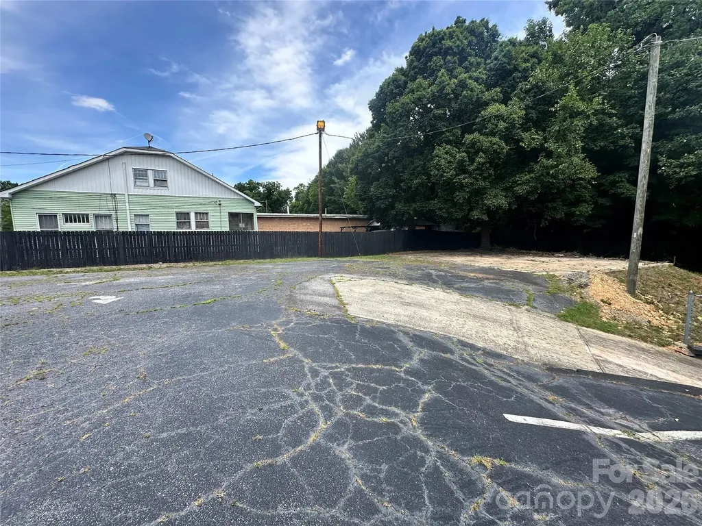 1401 S Salisbury Avenue Spencer NC 28159