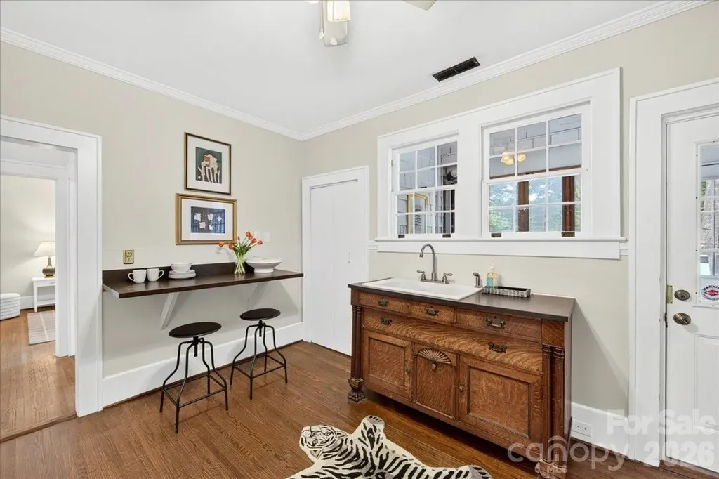 524 Hawthorne Lane Charlotte NC 28204