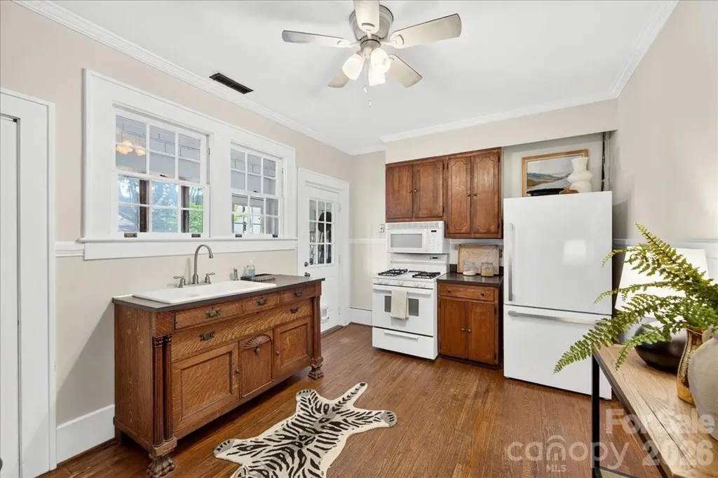 524 Hawthorne Lane Charlotte NC 28204