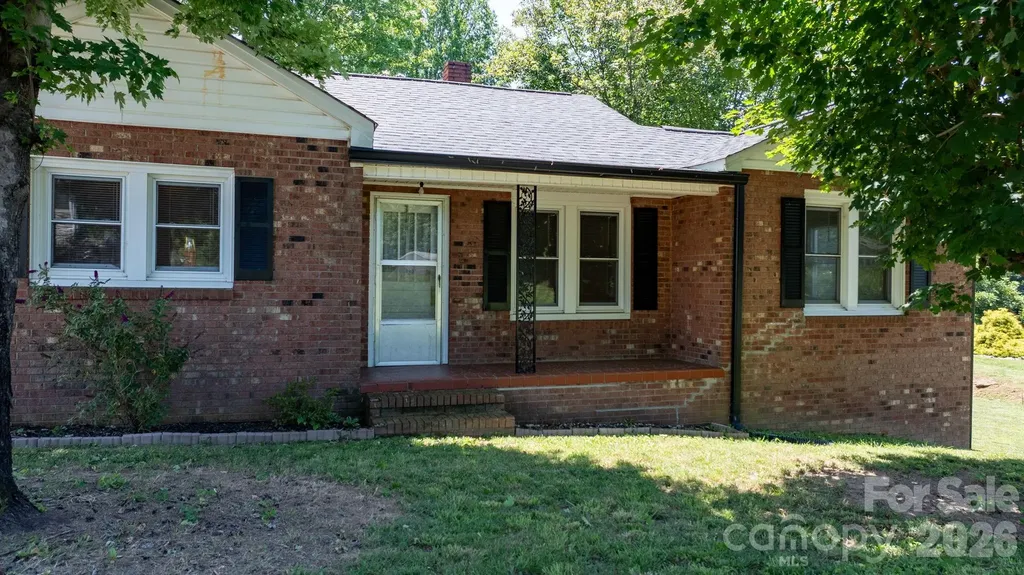 111 Cross Memorial Avenue Morganton NC 28655