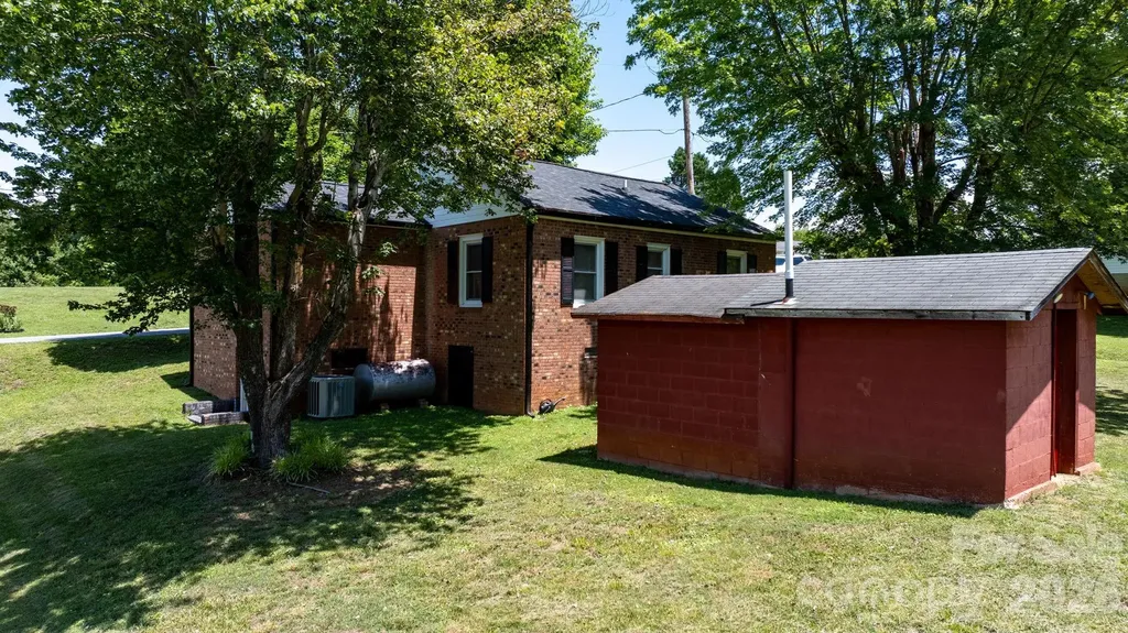 111 Cross Memorial Avenue Morganton NC 28655
