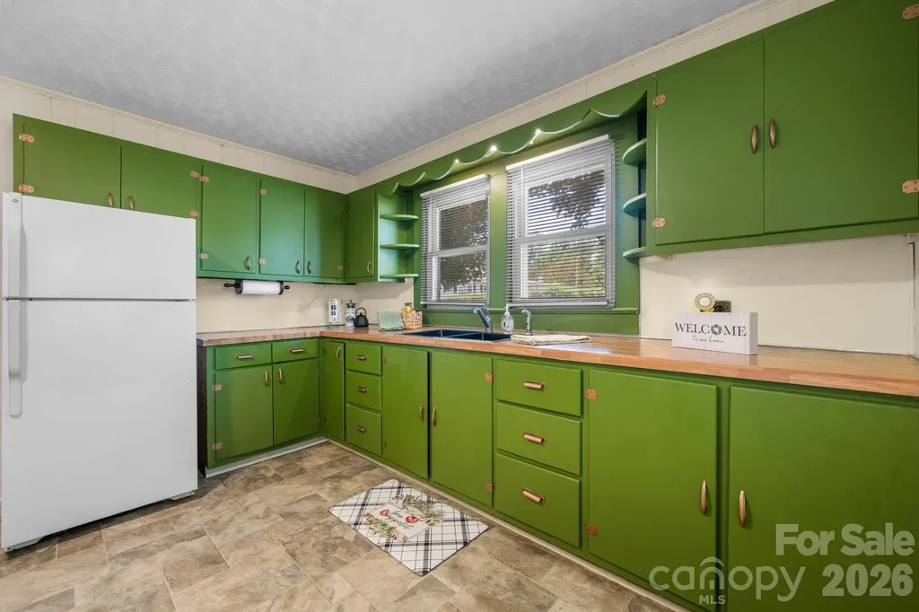 111 Cross Memorial Avenue Morganton NC 28655