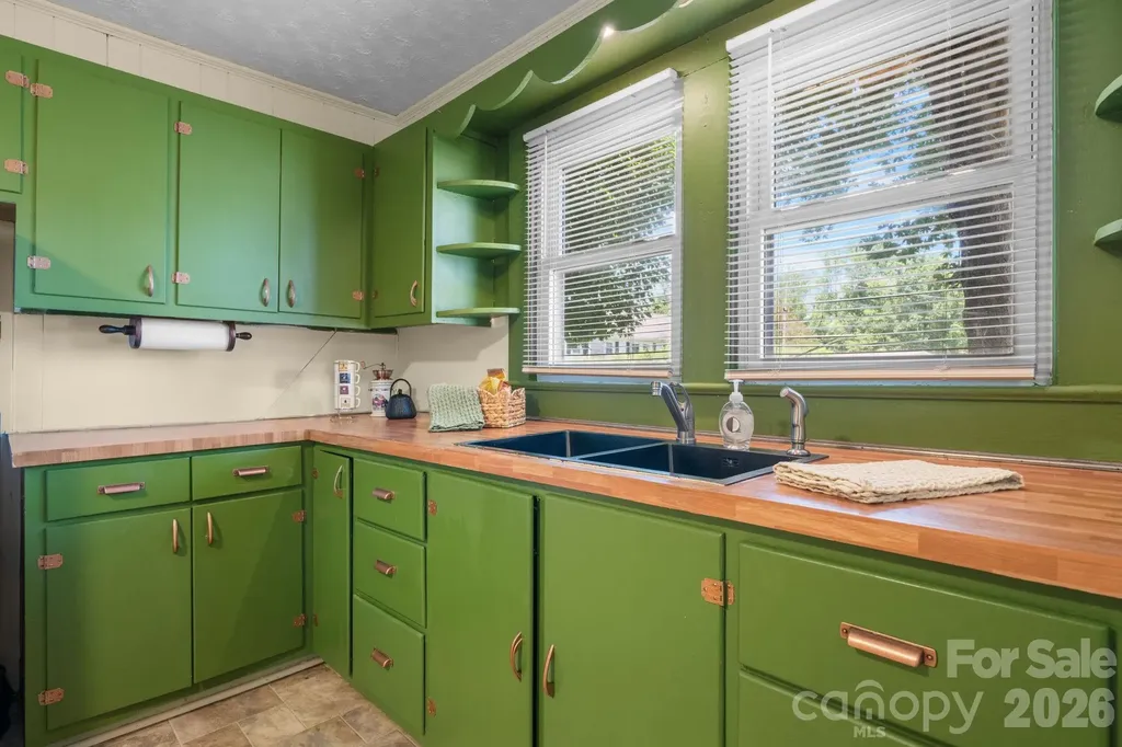 111 Cross Memorial Avenue Morganton NC 28655