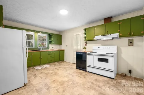 111 Cross Memorial Avenue Morganton NC 28655