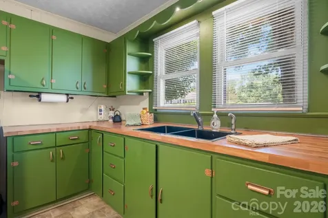 111 Cross Memorial Avenue Morganton NC 28655