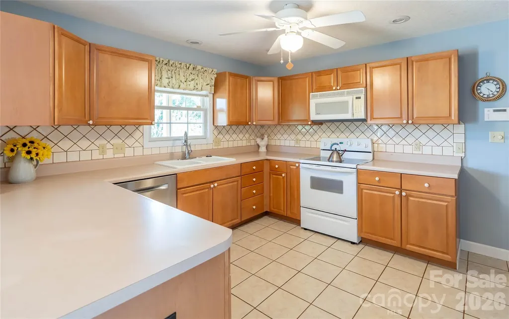 506 Brook Knoll Circle Weaverville NC 28787