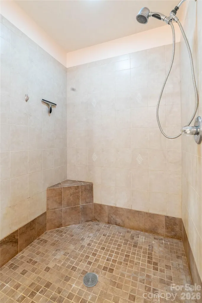 506 Brook Knoll Circle Weaverville NC 28787