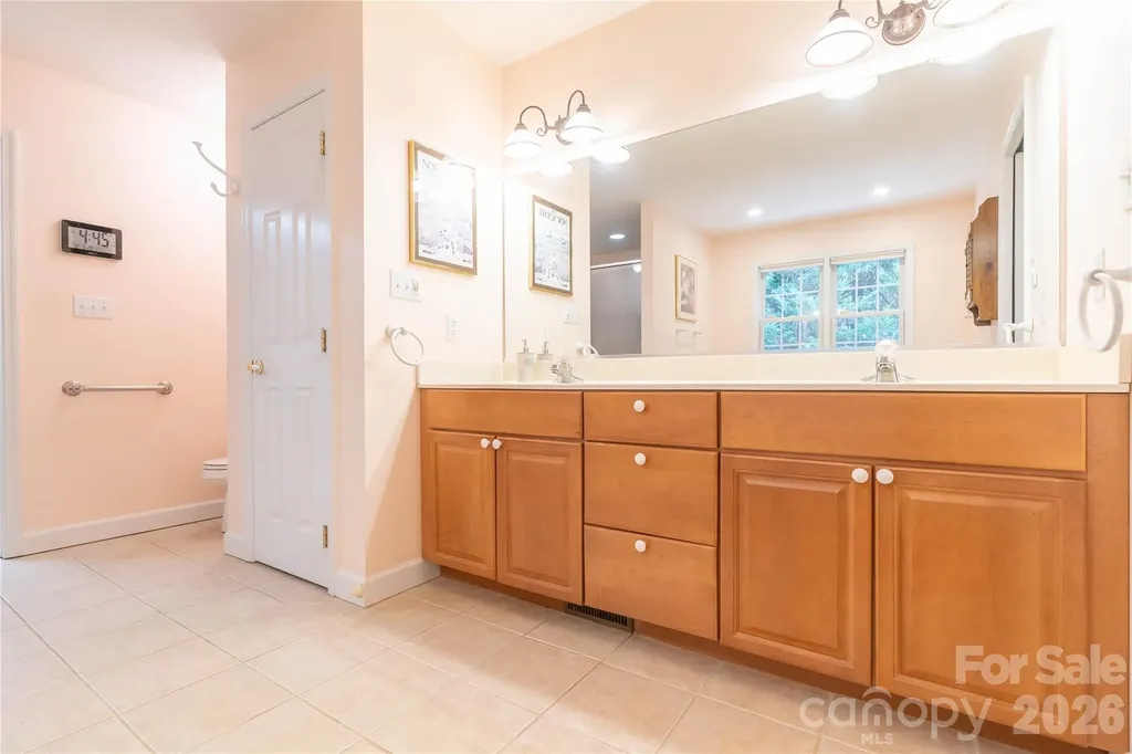 506 Brook Knoll Circle Weaverville NC 28787