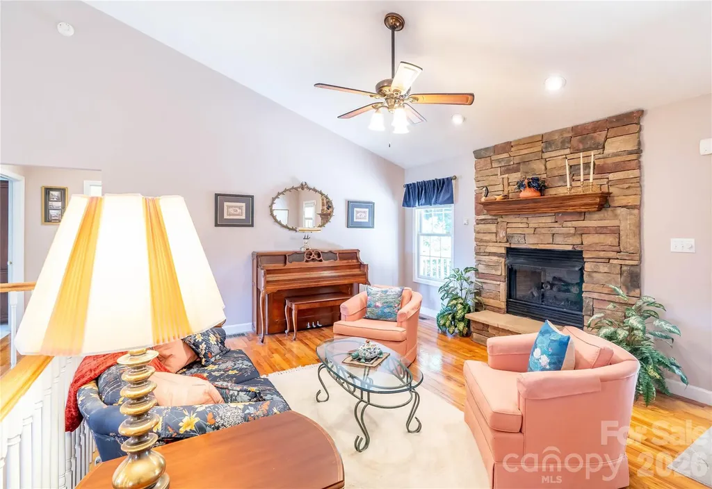 506 Brook Knoll Circle Weaverville NC 28787