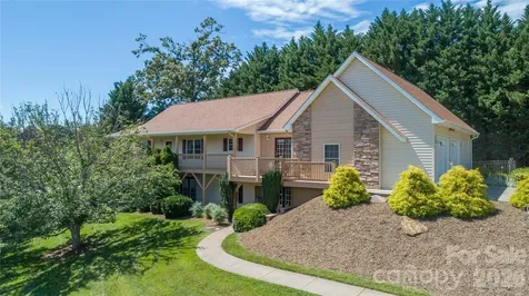506 Brook Knoll Circle Weaverville NC 28787