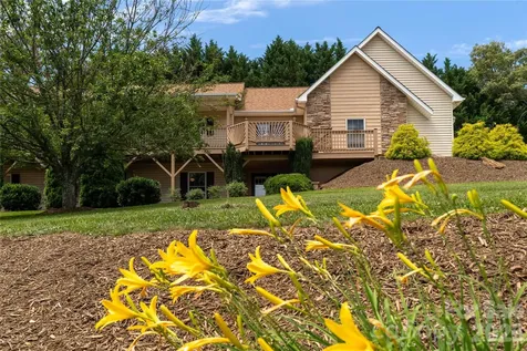506 Brook Knoll Circle Weaverville NC 28787
