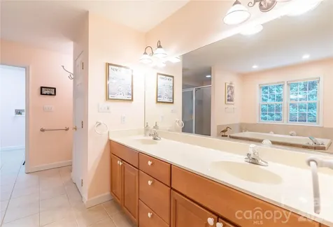506 Brook Knoll Circle Weaverville NC 28787