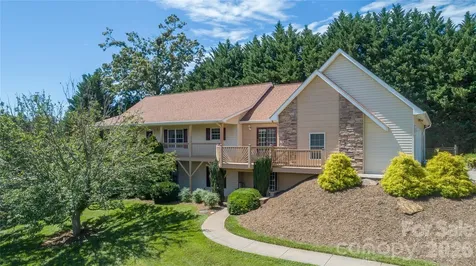506 Brook Knoll Circle Weaverville NC 28787