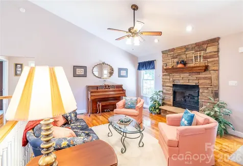 506 Brook Knoll Circle Weaverville NC 28787