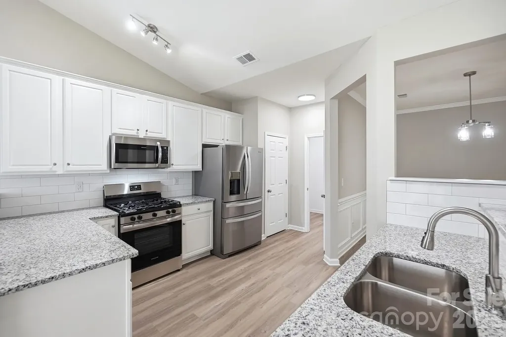4427 Glenlea Commons Drive Charlotte NC 28216