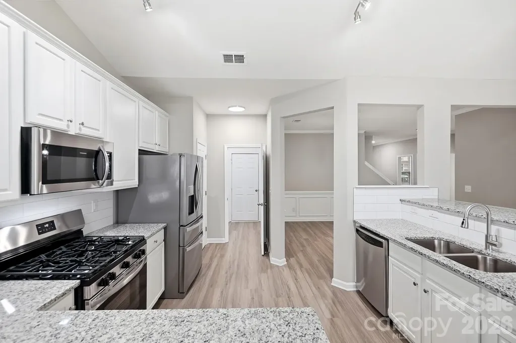 4427 Glenlea Commons Drive Charlotte NC 28216