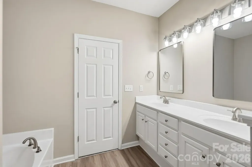 4427 Glenlea Commons Drive Charlotte NC 28216