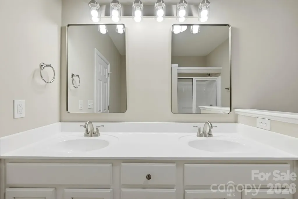 4427 Glenlea Commons Drive Charlotte NC 28216