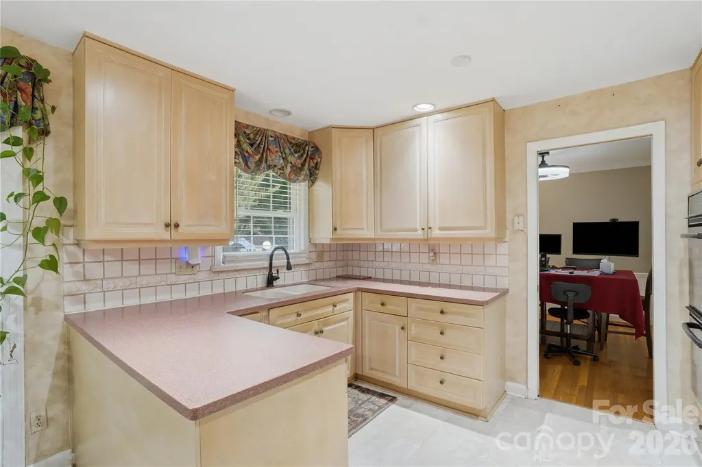 6419 Pencade Lane Charlotte NC 28215