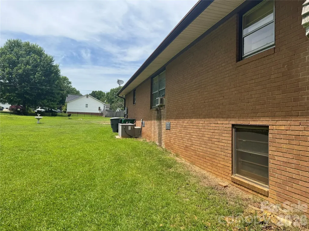 8432 Idlewild Road Charlotte NC 28227