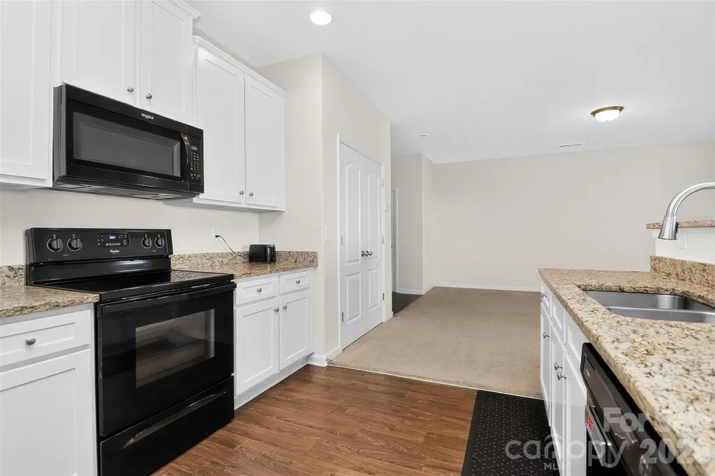 7803 Paper Birch Drive Charlotte NC 28215